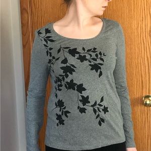 LAST CHANCE LOFT grey with black flower design long sleeve top